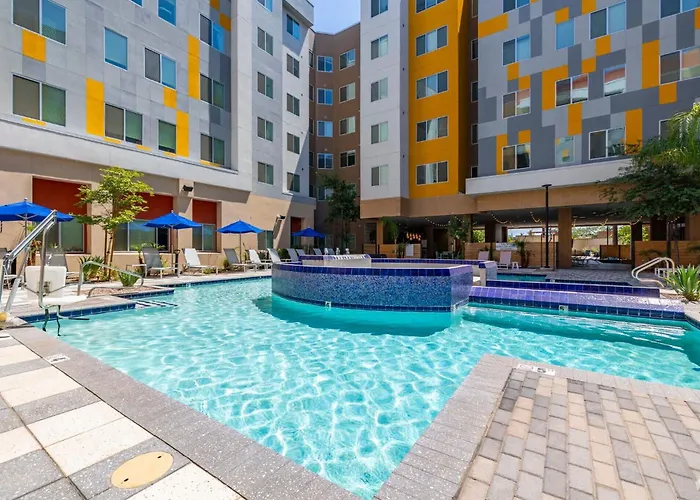 Boulevard Modern 1br Asu Pool Gym 04